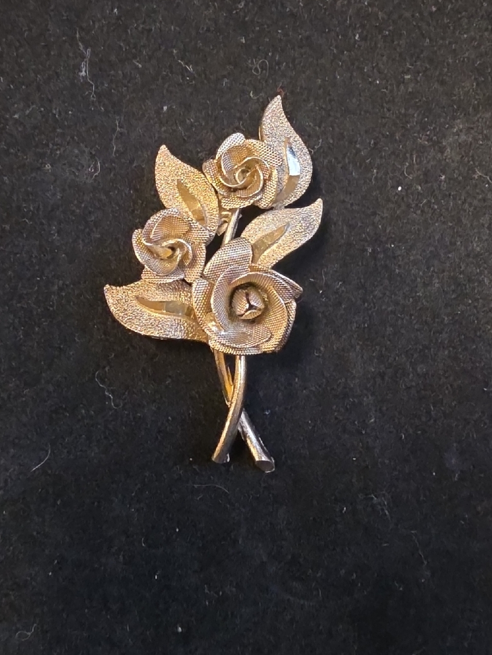 Floral Rose Bouquet Brooch - Elegant Women’s Jewelry